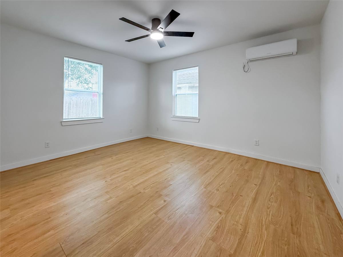 Apartment for rent at 6707 Ave F #1, Houston, TX 77011