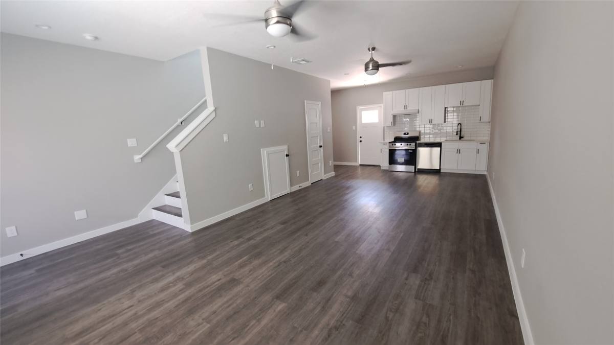 Townhouse for rent at 9806 Fillmore St #9806B, Houston, TX 77029