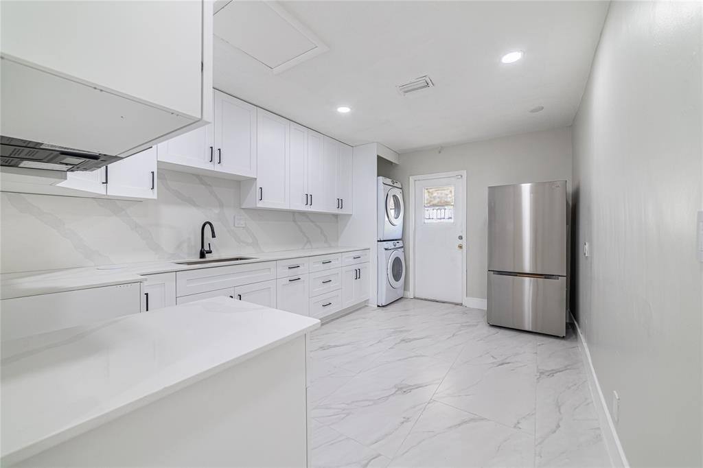 Apartment for rent at 6220 SW 9th Court, Pompano Beach, FL 33068