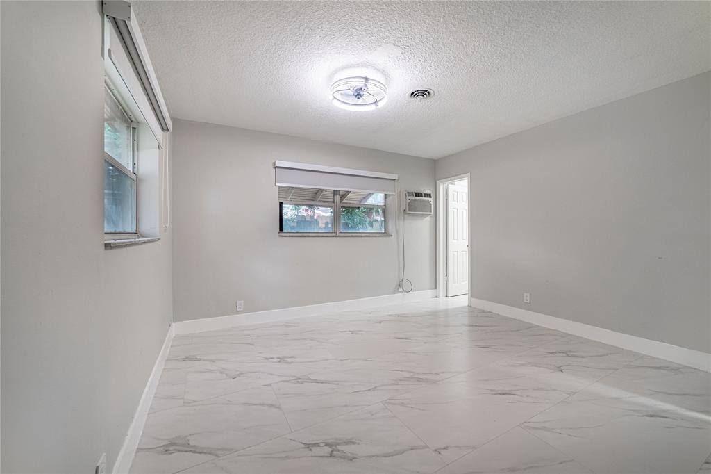 Apartment for rent at 6220 SW 9th Court, Pompano Beach, FL 33068