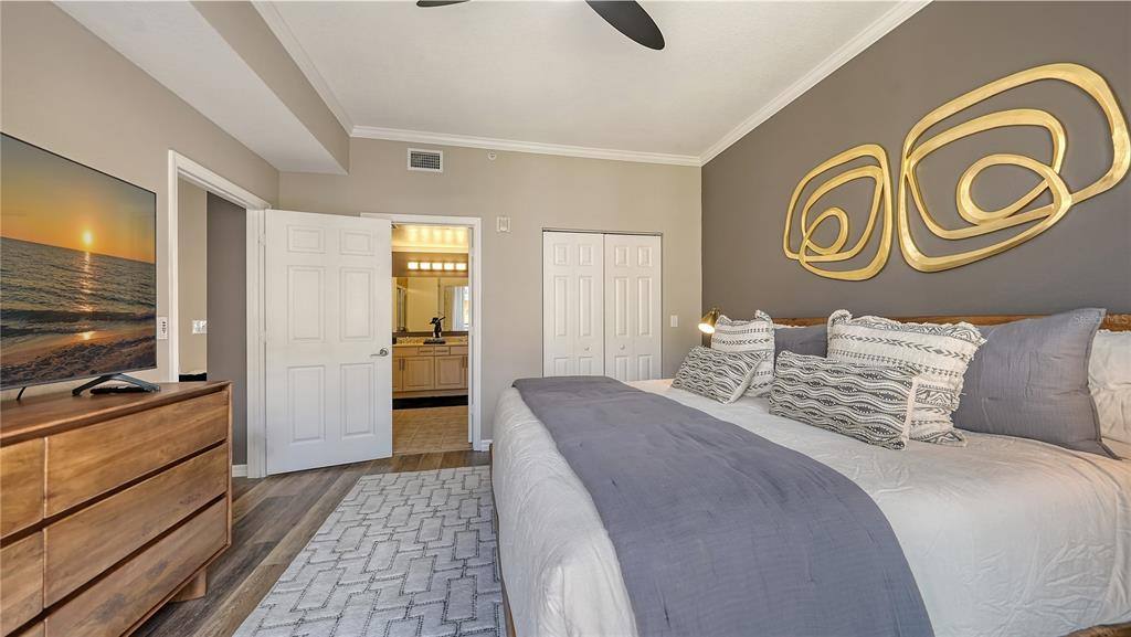 Condo for rent at 1064 N Tamiami Trail #1522, Sarasota, FL 34236