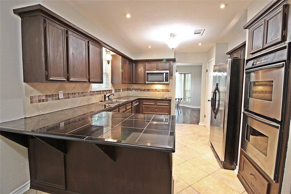Apartment for rent at 2074 Shadow Rock Dr, Kingwood, TX 77339