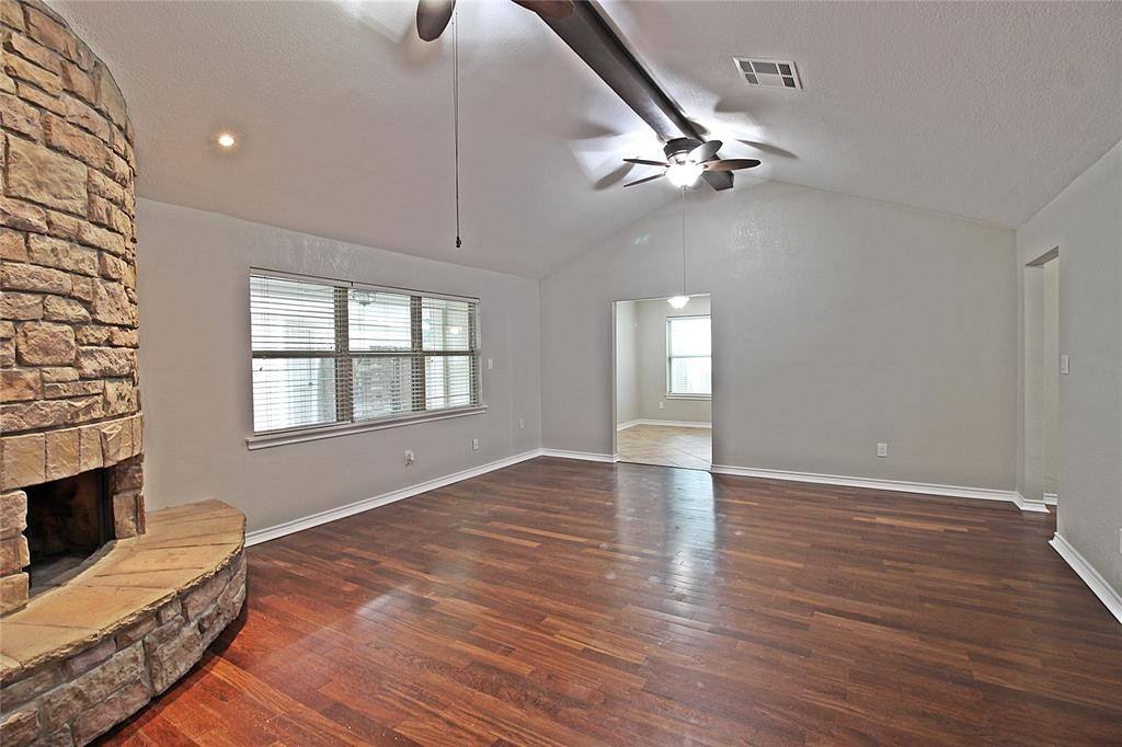 Apartment for rent at 2074 Shadow Rock Dr, Kingwood, TX 77339