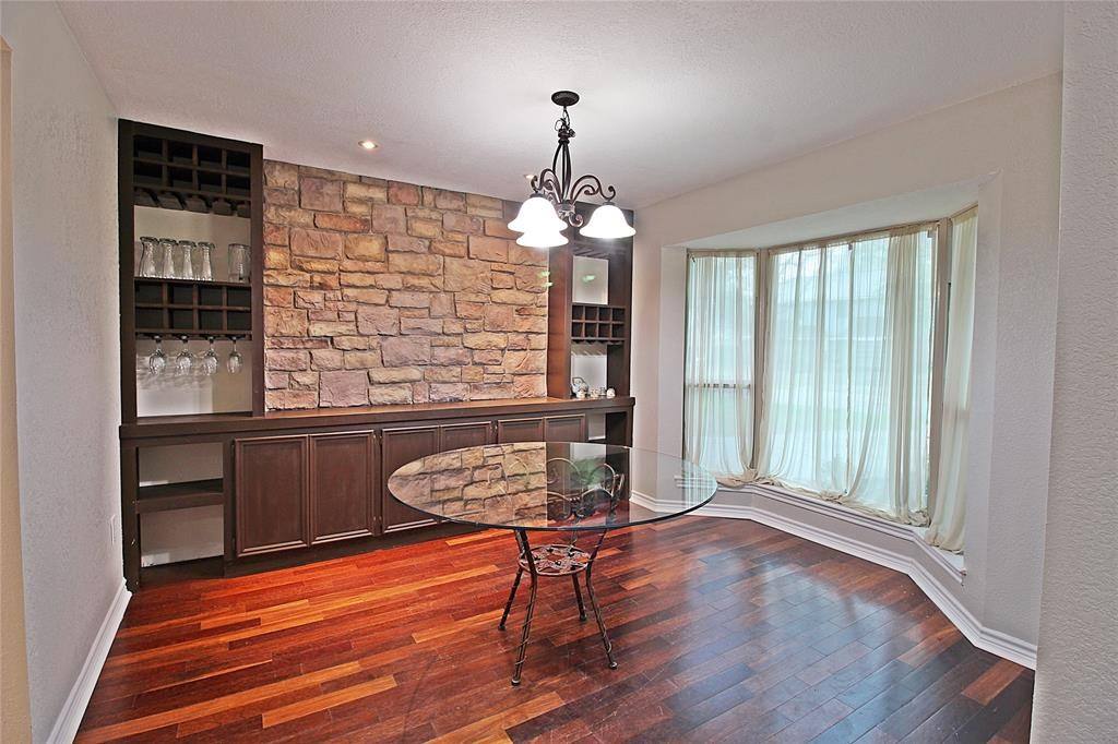 Apartment for rent at 2074 Shadow Rock Dr, Kingwood, TX 77339
