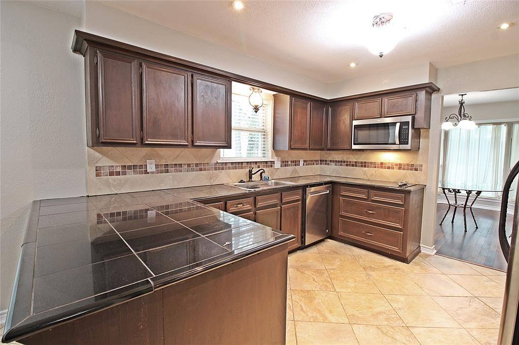 Apartment for rent at 2074 Shadow Rock Dr, Kingwood, TX 77339
