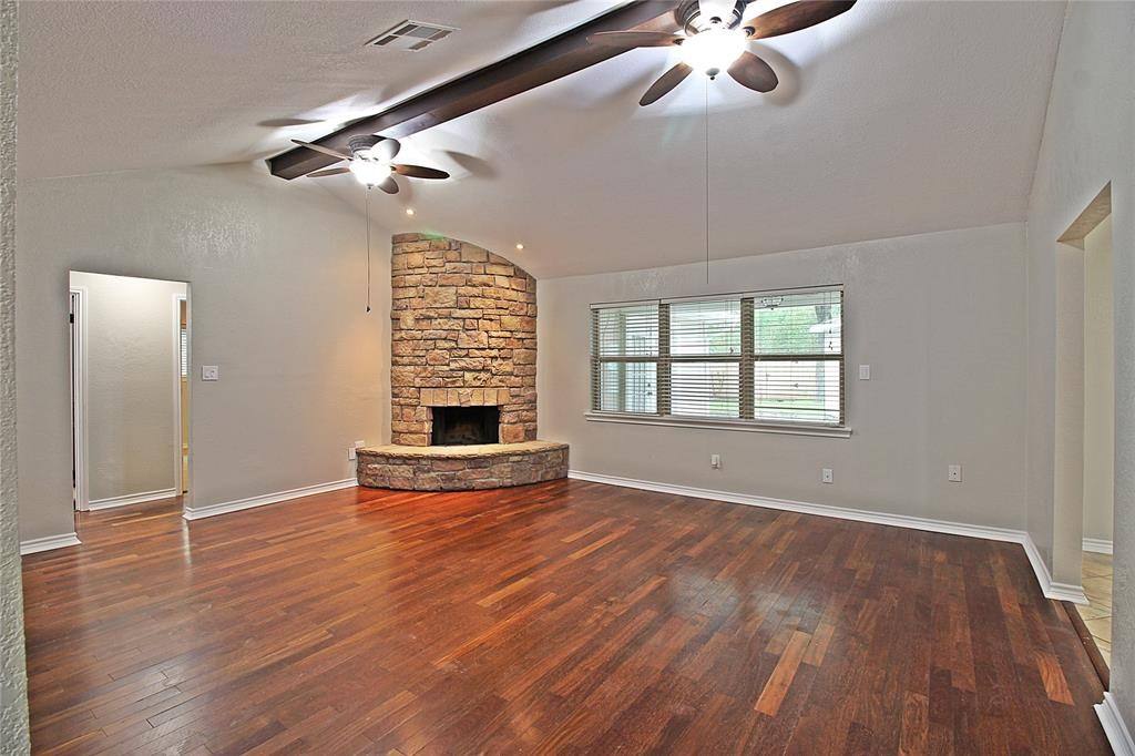 Apartment for rent at 2074 Shadow Rock Dr, Kingwood, TX 77339