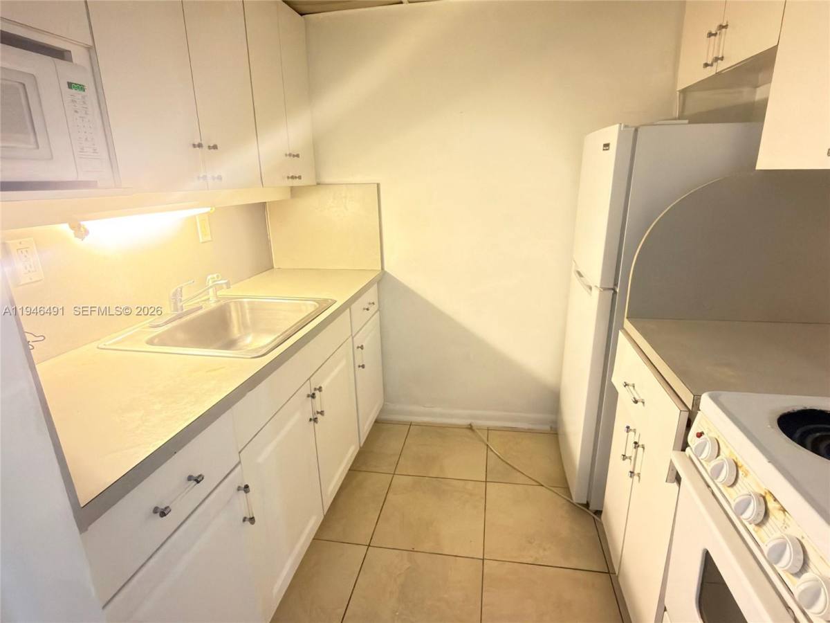Condo for rent at 2000 Biarritz Dr #202, Miami Beach, FL 33141