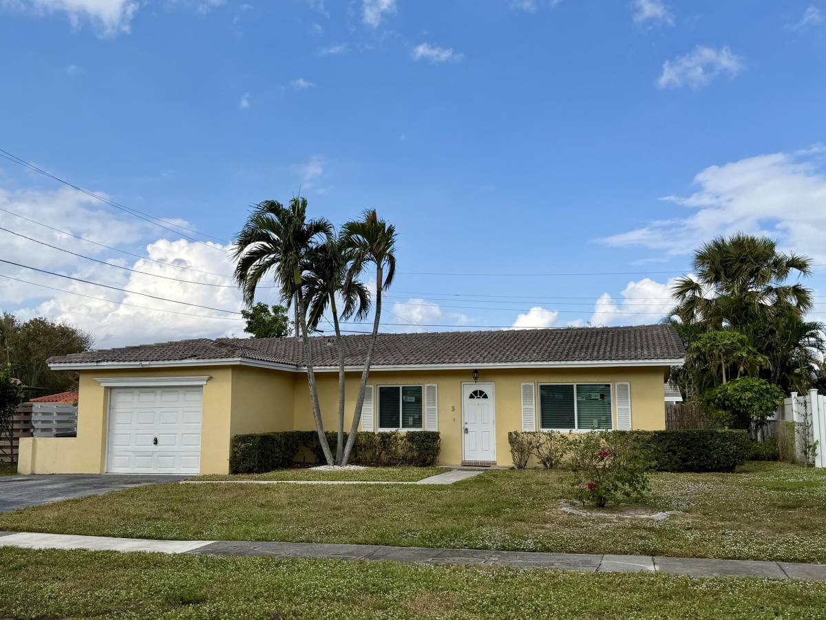 Apartment for rent at 3 Forest Hills Lane #3, Boca Raton, FL 33431