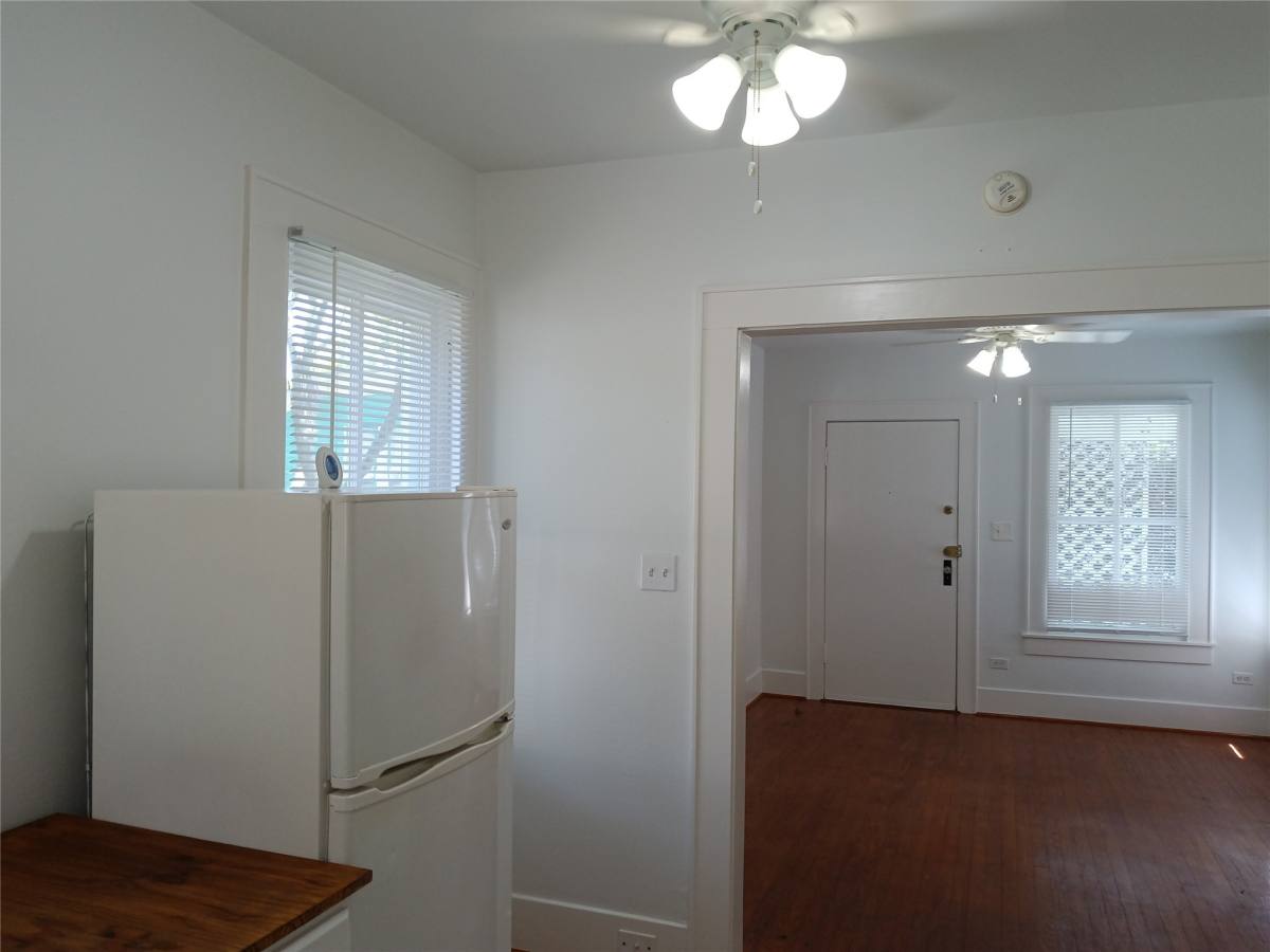 Apartment for rent at 2924 Ave P 1 2 #1, Galveston, TX 77550