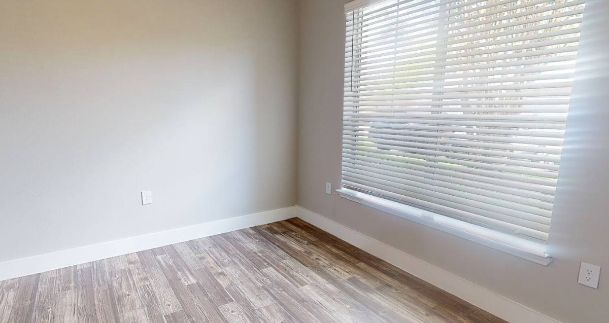 Apartment for rent at 100 W Texas Ave #PLR, Webster, TX 77598