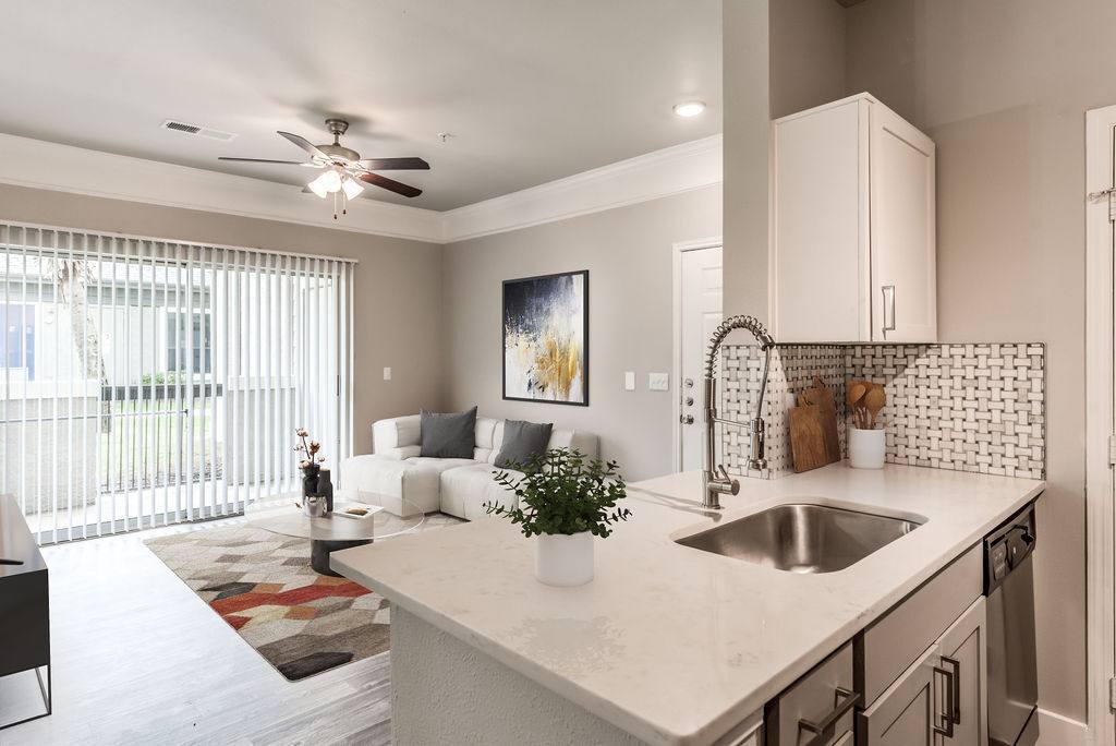 Apartment for rent at 100 W Texas Ave #PLR, Webster, TX 77598