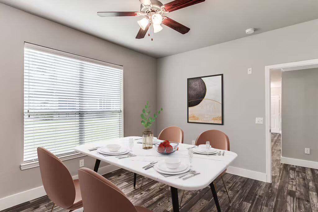 Apartment for rent at 100 W Texas Ave #PLR, Webster, TX 77598