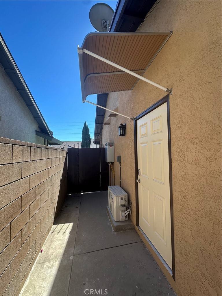 Apartment for rent at 20655 Lemmer St, Chatsworth, CA 91311