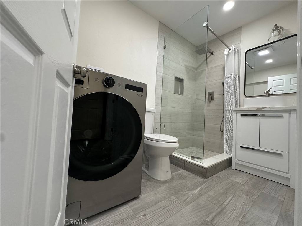 Apartment for rent at 20655 Lemmer St, Chatsworth, CA 91311