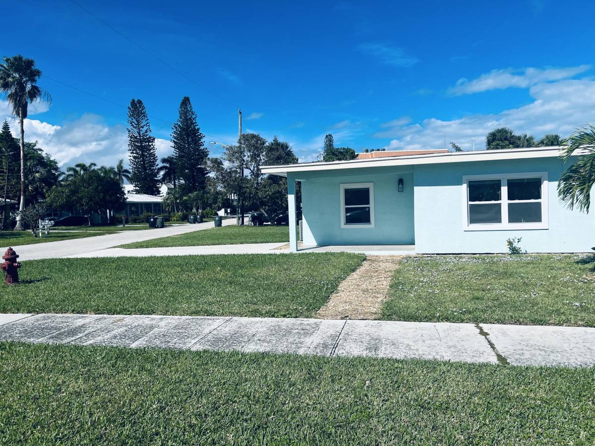 Apartment for rent at 1400 Binney Dr, Fort Pierce, FL 34949
