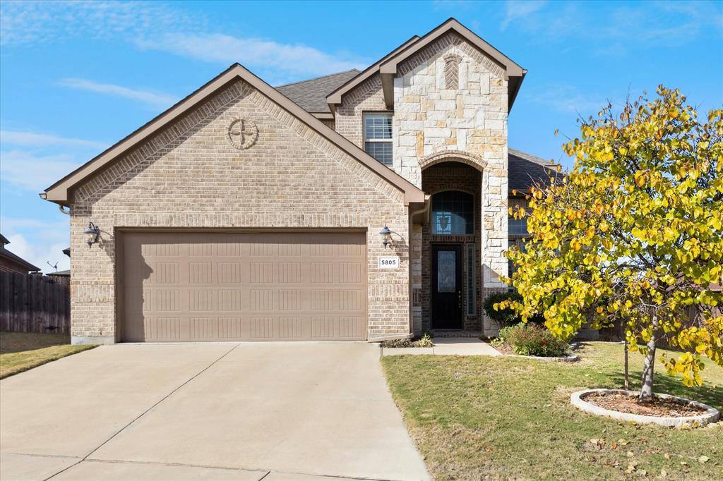 Apartment for rent at 5805 Canyon Oaks Lane, Fort Worth, TX 76137