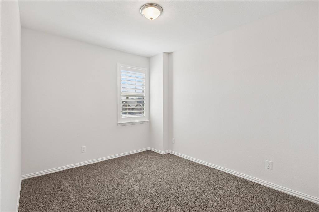 Apartment for rent at 5805 Canyon Oaks Lane, Fort Worth, TX 76137