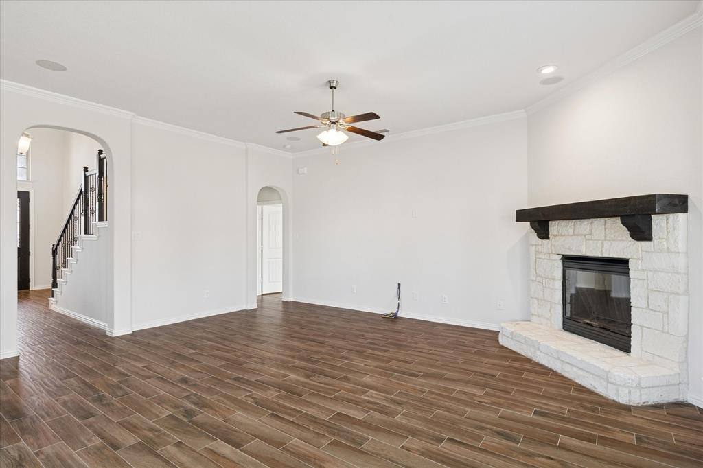 Apartment for rent at 5805 Canyon Oaks Lane, Fort Worth, TX 76137