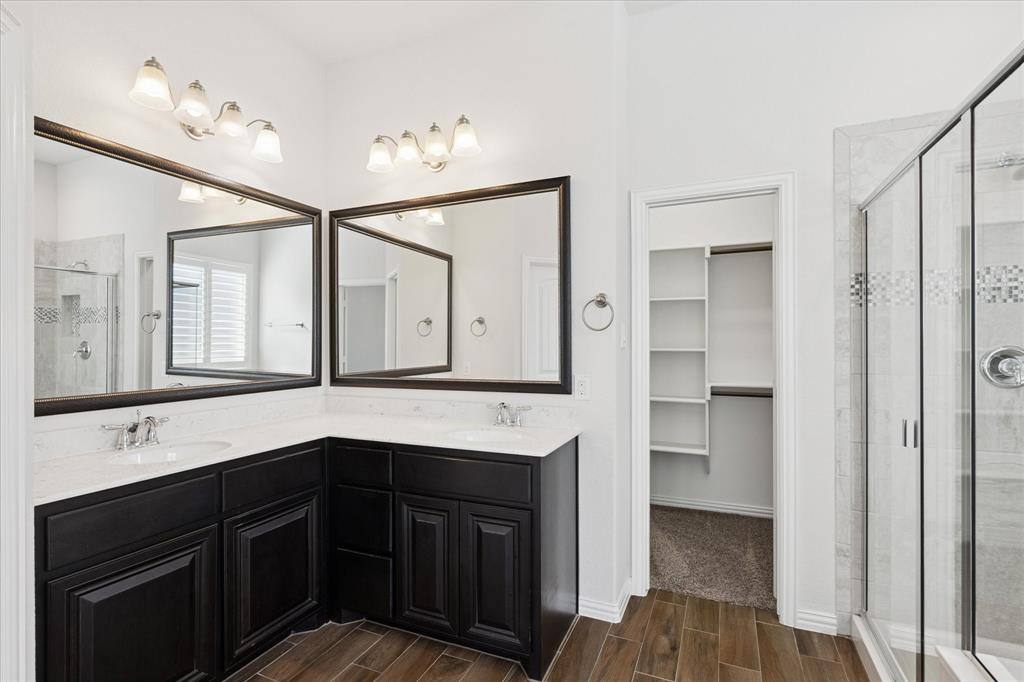 Apartment for rent at 5805 Canyon Oaks Lane, Fort Worth, TX 76137