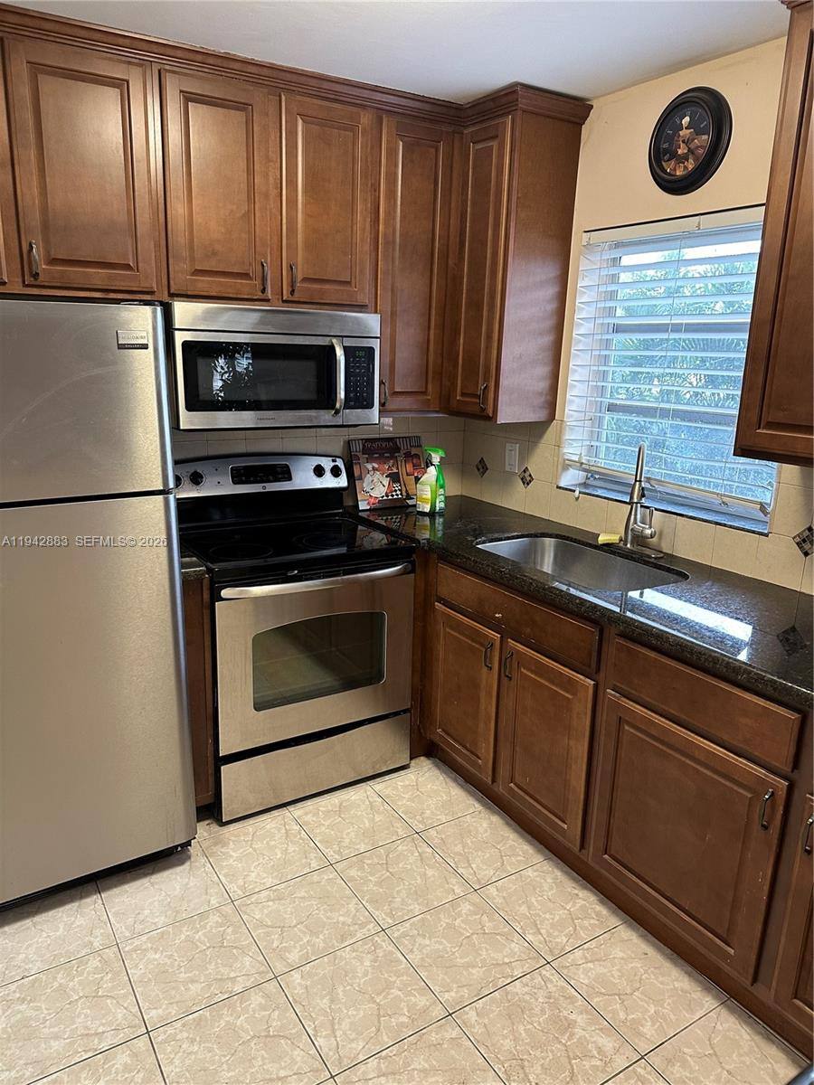 Condo for rent at 3048 Sunrise Lakes Dr E #218, Fort Lauderdale, FL 33322
