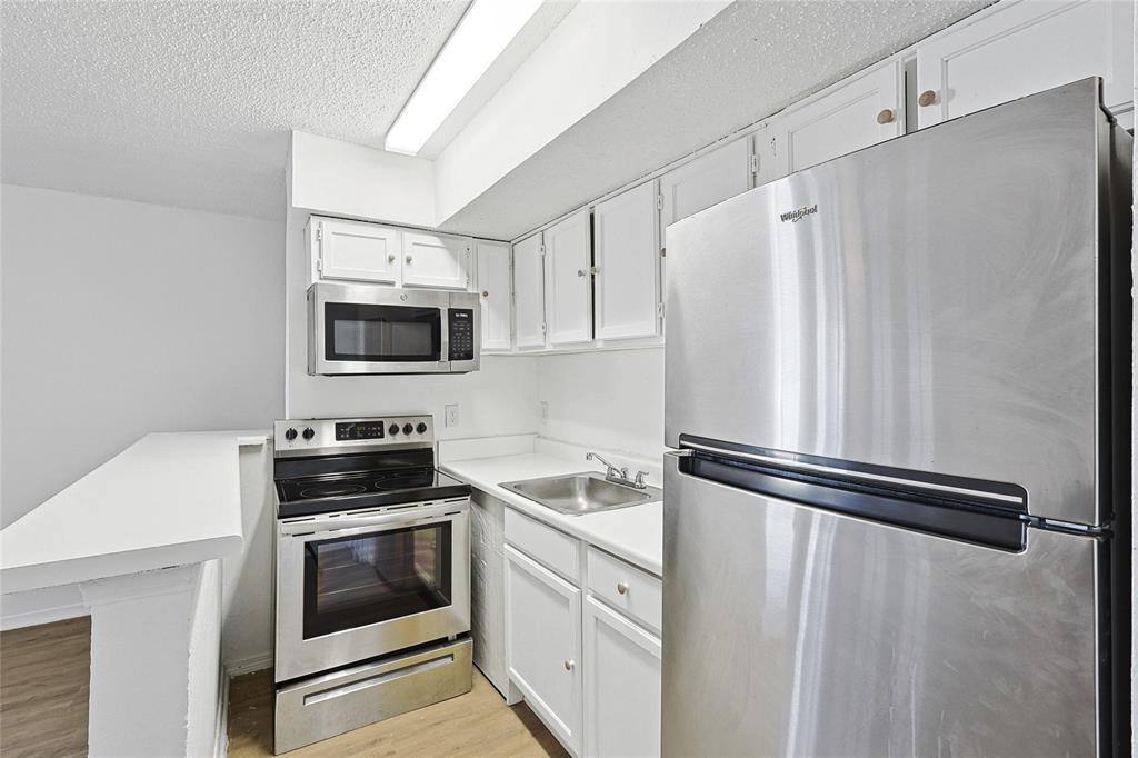 Condo for rent at 9839 Walnut St #306, Dallas, TX 75243