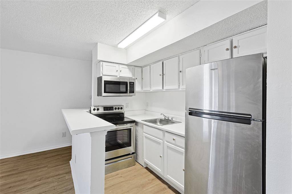 Condo for rent at 9839 Walnut St #306, Dallas, TX 75243
