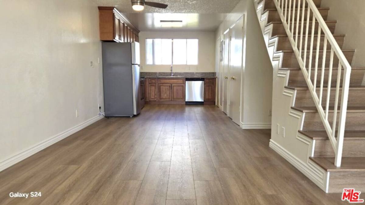 Townhouse for rent at 140 N Berendo St #140-2, Los Angeles, CA 90004