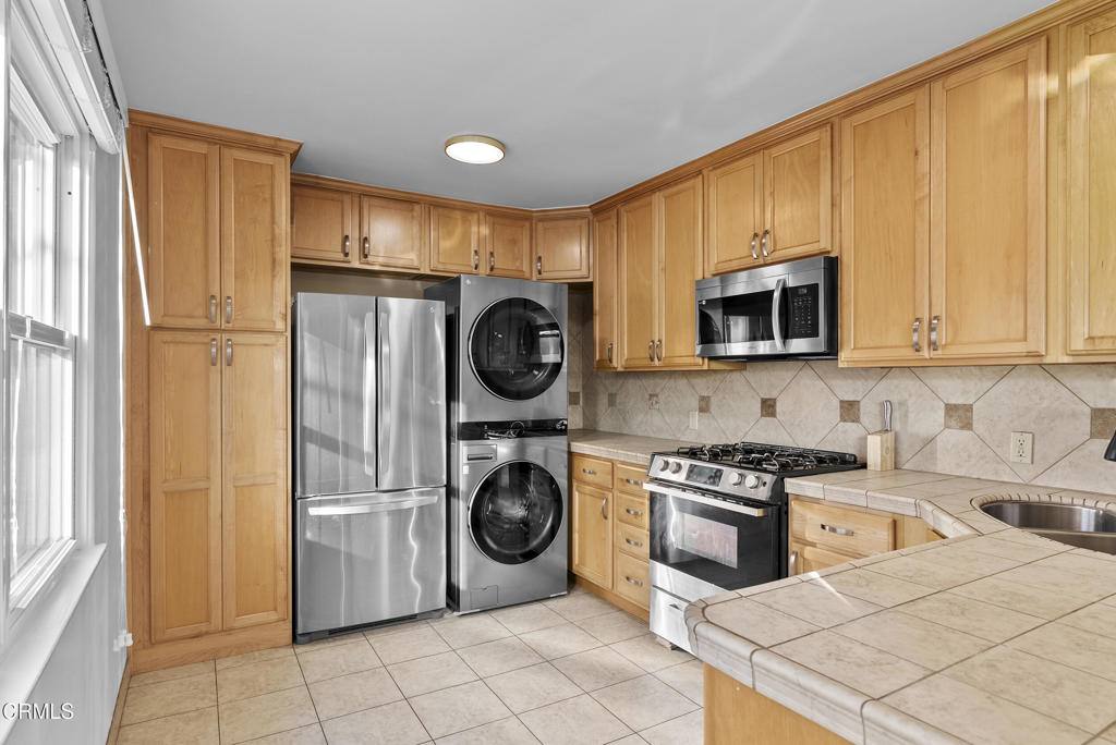 Apartment for rent at 2463 Federal Ave, Los Angeles, CA 90064