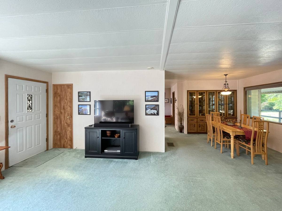 House for rent at 121 Ivy Lane, Port Angeles, WA 98362