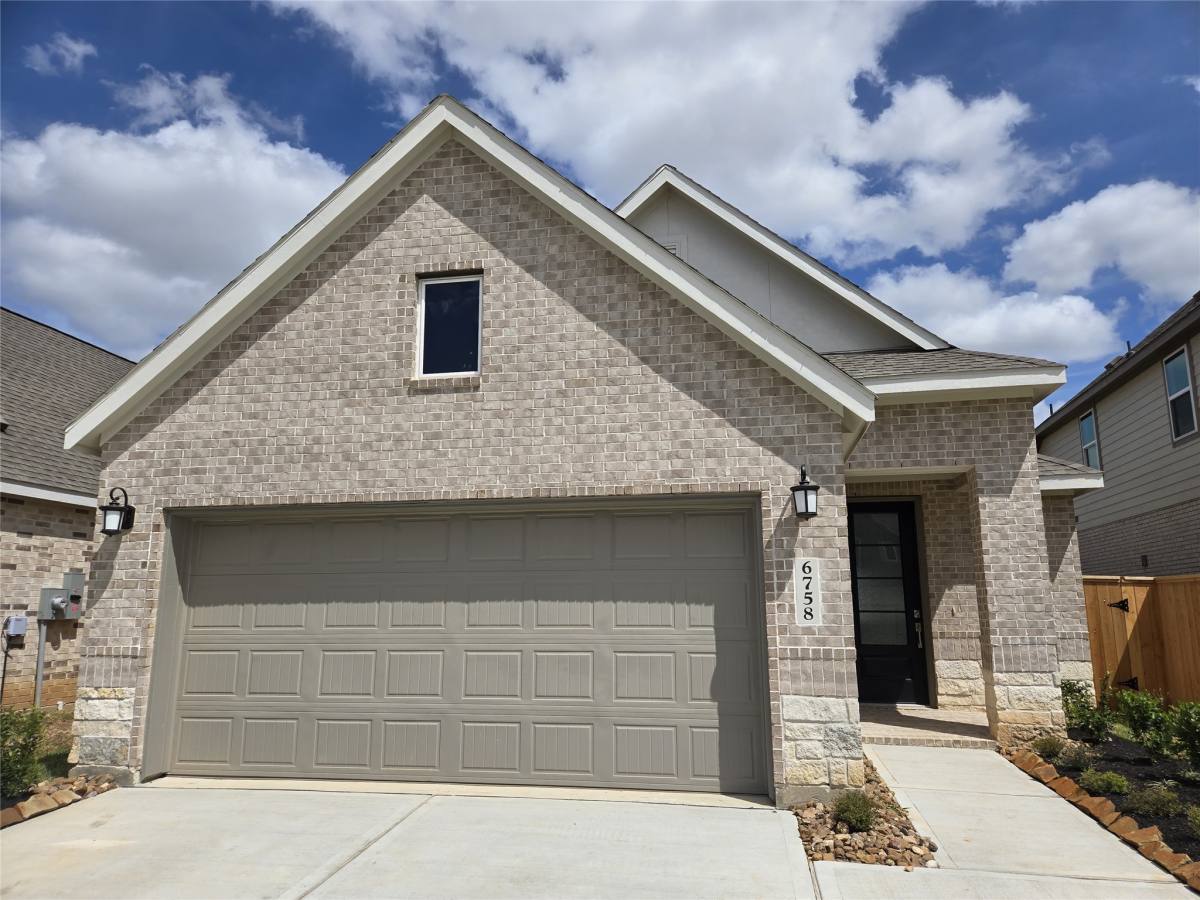 Apartment for rent at 6758 Sunset Velvet Dr, Katy, TX 77493