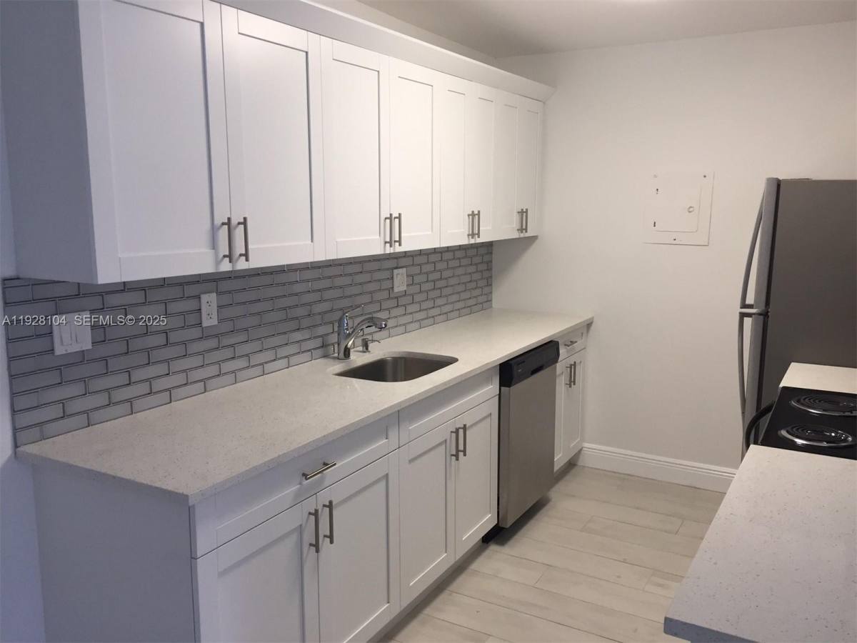 Apartment for rent at 10740 N Kendall Dr #10740L24, Miami, FL 33176