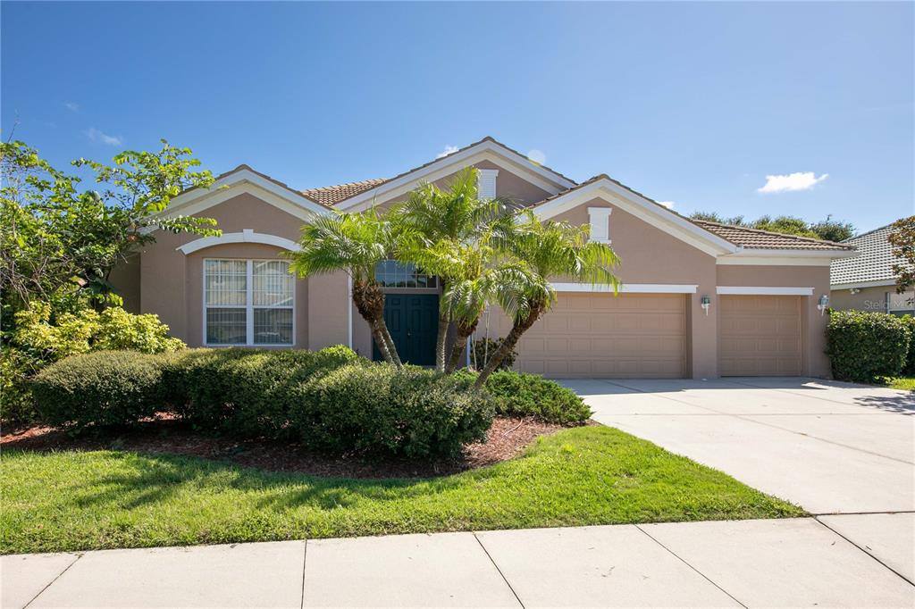 Apartment for rent at 1679 Pinyon Pine Dr, Sarasota, FL 34240