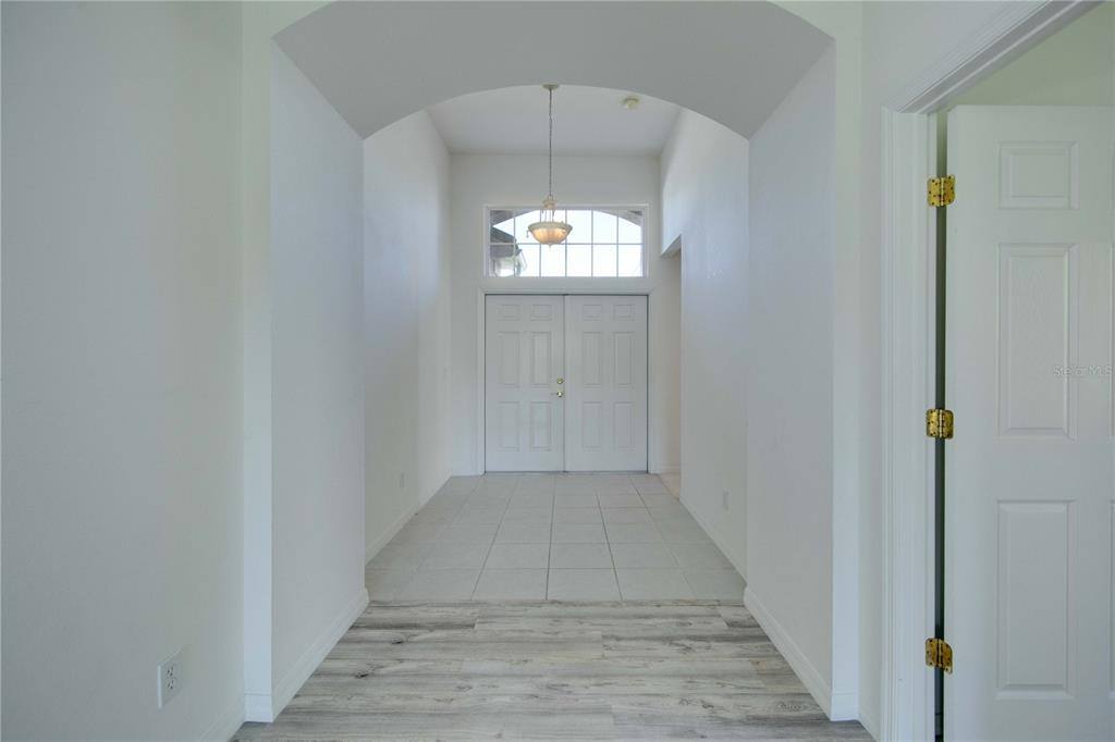 Apartment for rent at 1679 Pinyon Pine Dr, Sarasota, FL 34240