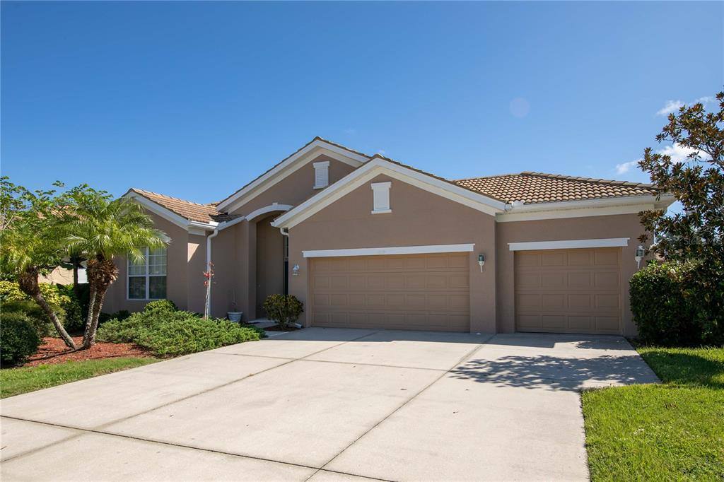 Apartment for rent at 1679 Pinyon Pine Dr, Sarasota, FL 34240