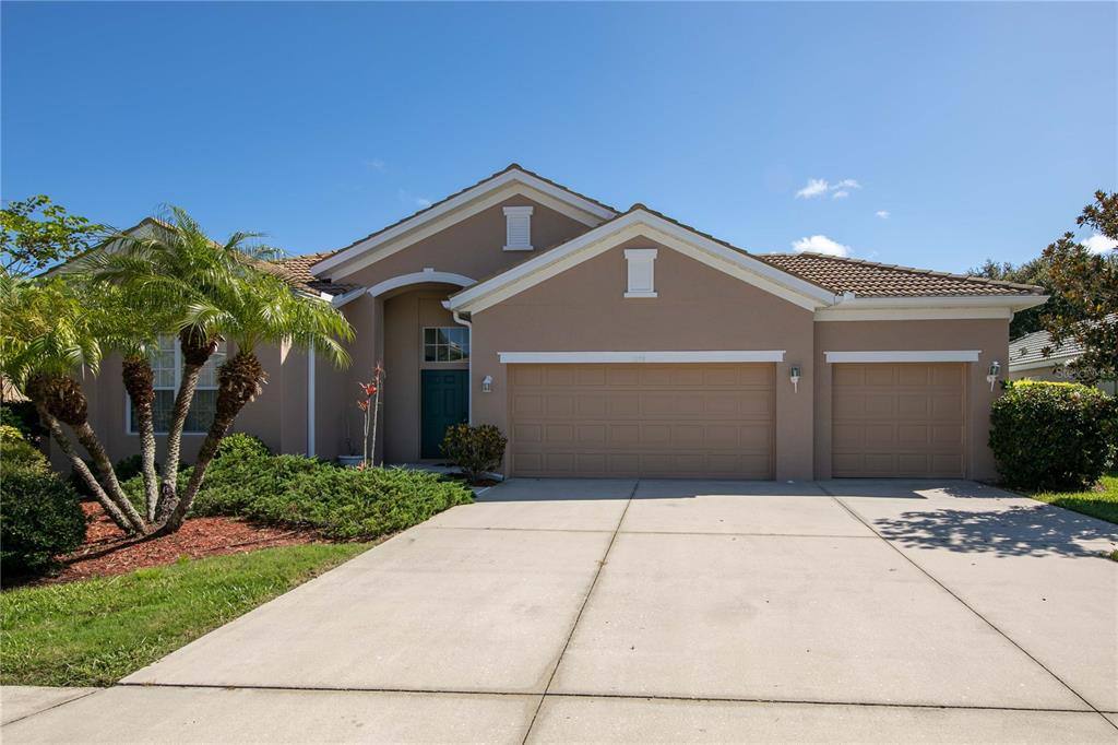 Apartment for rent at 1679 Pinyon Pine Dr, Sarasota, FL 34240