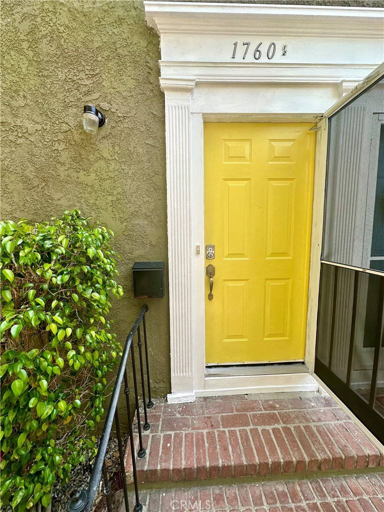 Townhouse for rent at 1760 1 2 N Las Palmas Ave, Los Angeles, CA 90028