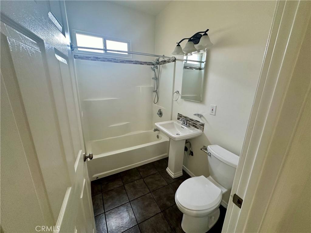 Townhouse for rent at 1760 1 2 N Las Palmas Ave, Los Angeles, CA 90028