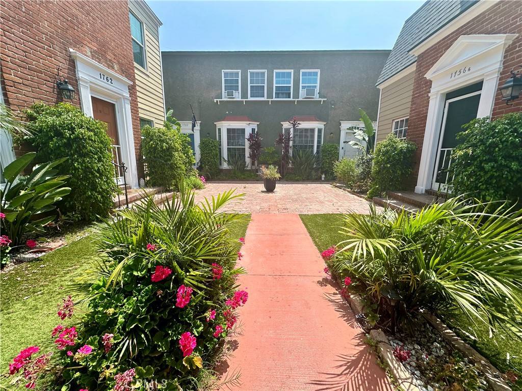 Townhouse for rent at 1760 1 2 N Las Palmas Ave, Los Angeles, CA 90028