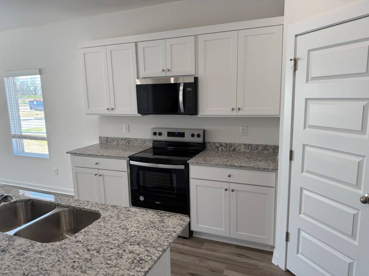 Townhouse for rent at 1544 Bermuda St, Lowell, AR 72745