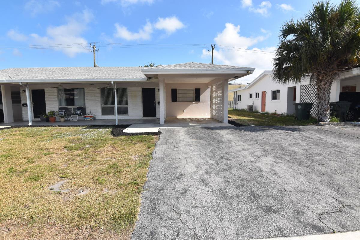 Apartment for rent at 2472 NE 5th Ave, Boca Raton, FL 33431