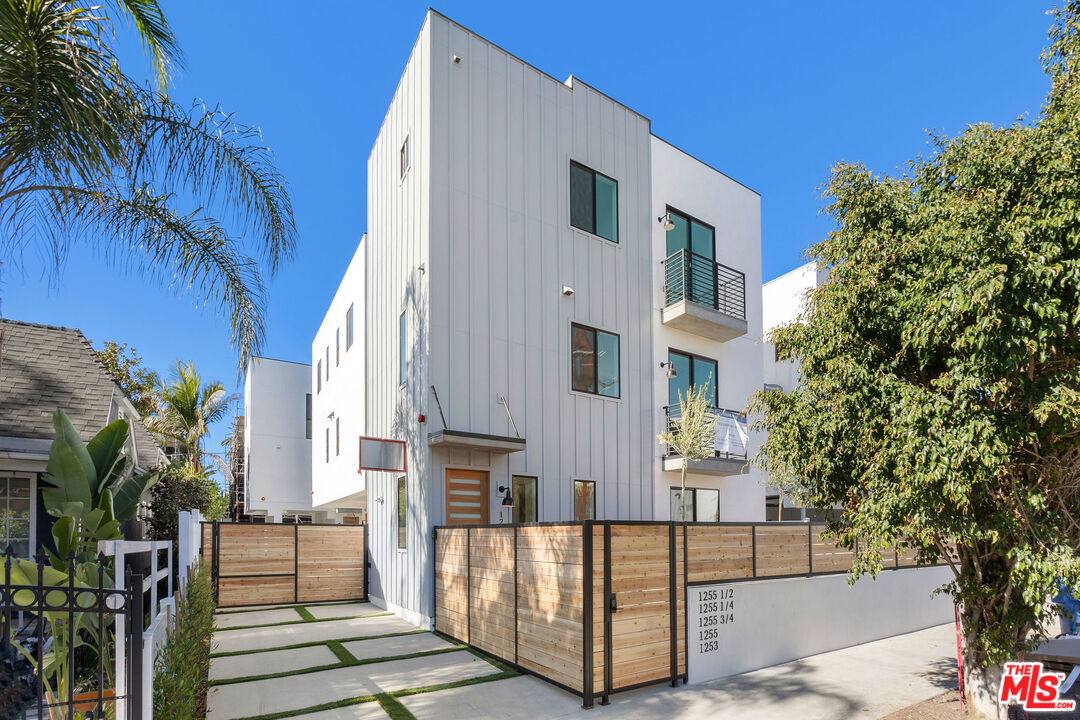 Apartment for rent at 1253 N Gower St, Los Angeles, CA 90038