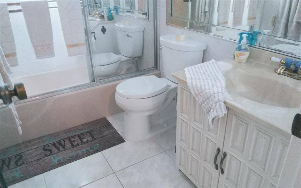 Apartment for rent at 460 Paradise Isle Blvd #301, Hallandale, FL 33009