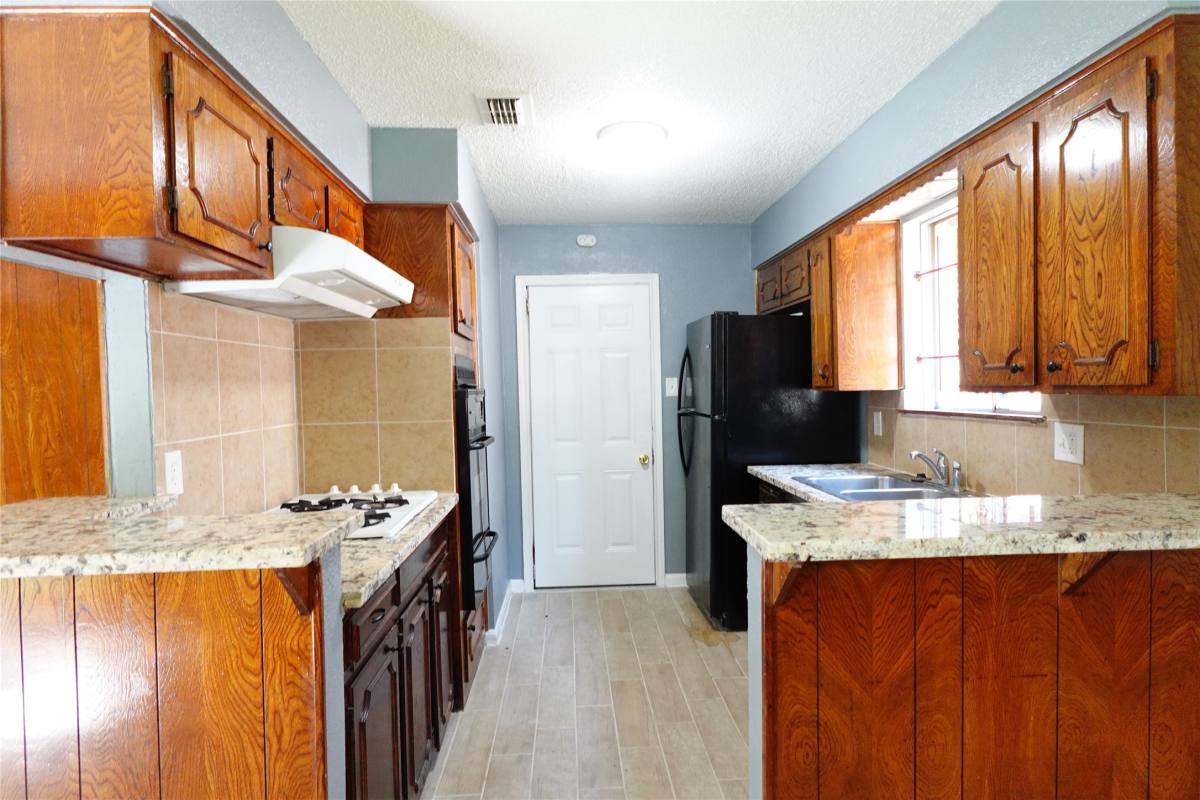 Apartment for rent at 10642 Wolbrook St, Houston, TX 77016