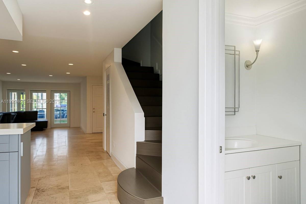 Townhouse for rent at 1987 NE 123rd St, Miami, FL 33181