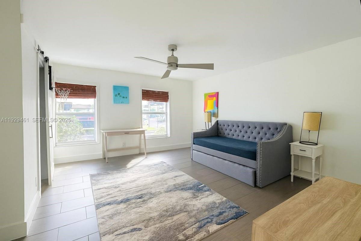 Townhouse for rent at 1987 NE 123rd St, Miami, FL 33181