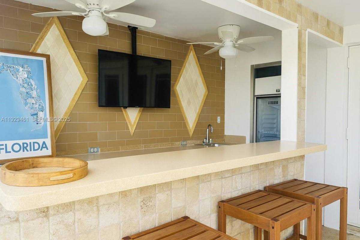 Townhouse for rent at 1987 NE 123rd St, Miami, FL 33181