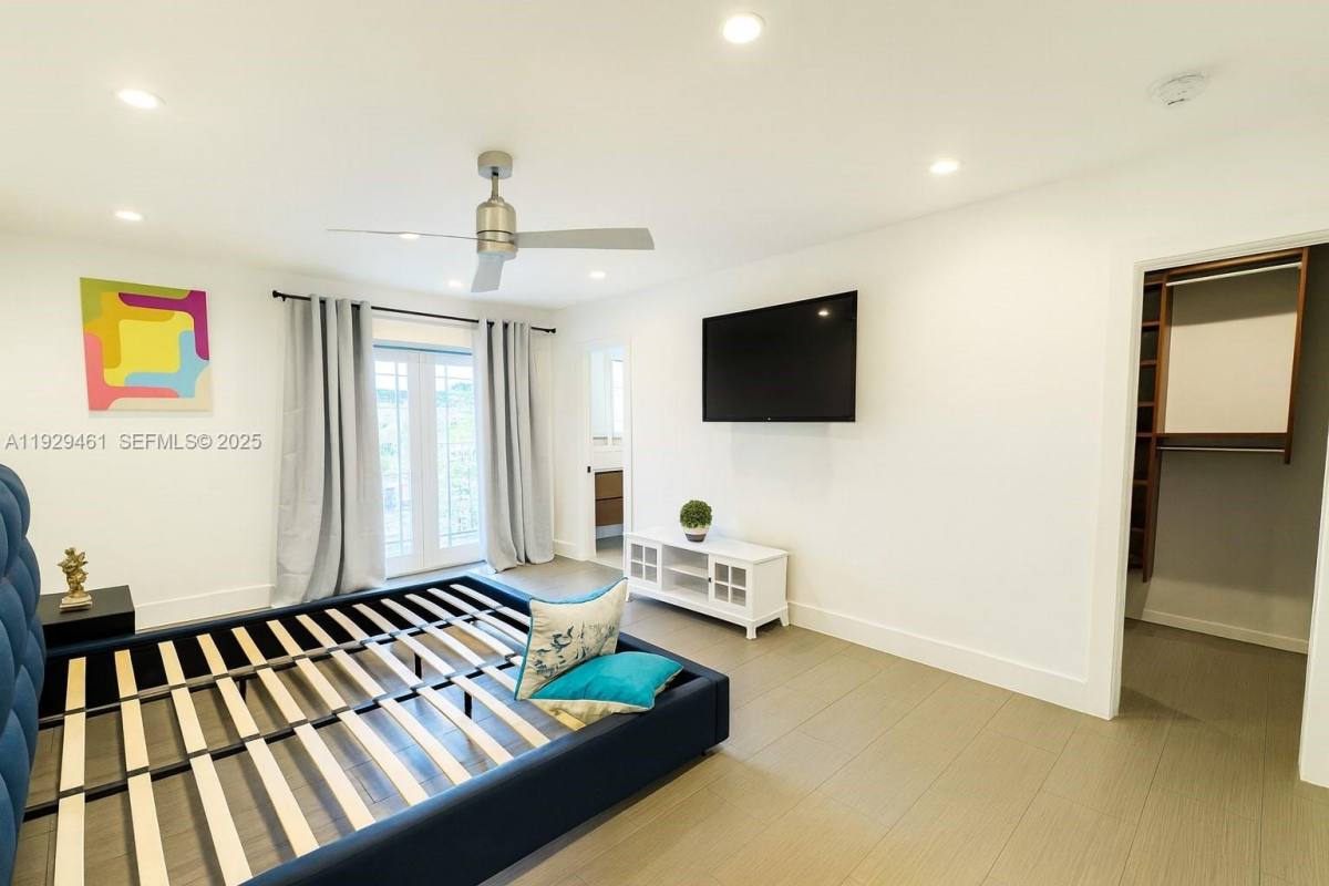 Townhouse for rent at 1987 NE 123rd St, Miami, FL 33181