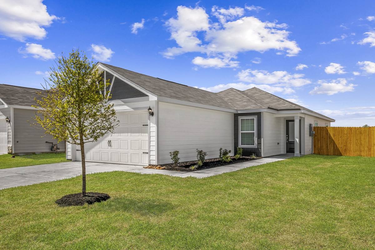 Apartment for rent at 10387 Red Cardinal Dr, Cleveland, TX 77328