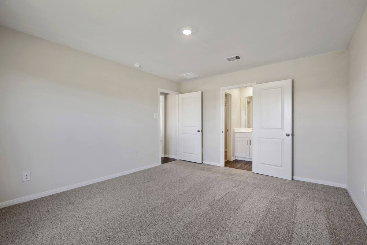 Apartment for rent at 10387 Red Cardinal Dr, Cleveland, TX 77328