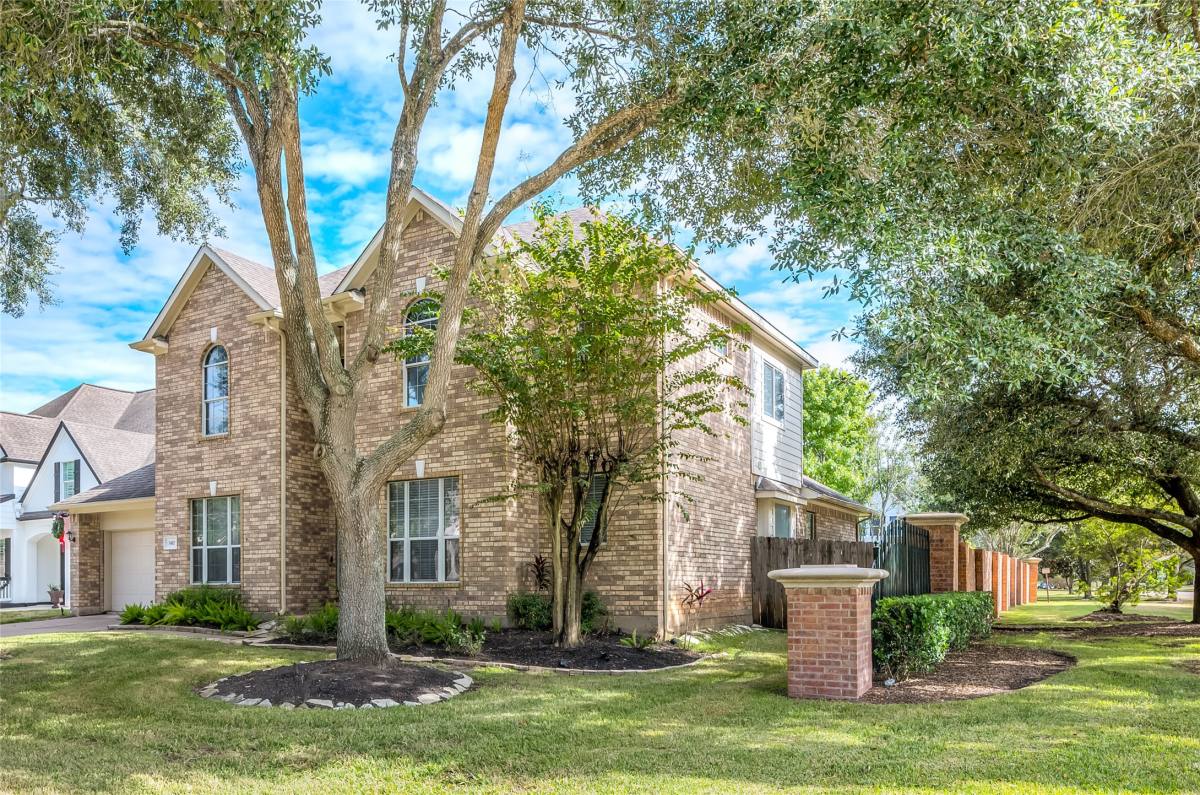 Apartment for rent at 3402 Caloway Court, Missouri City, TX 77459